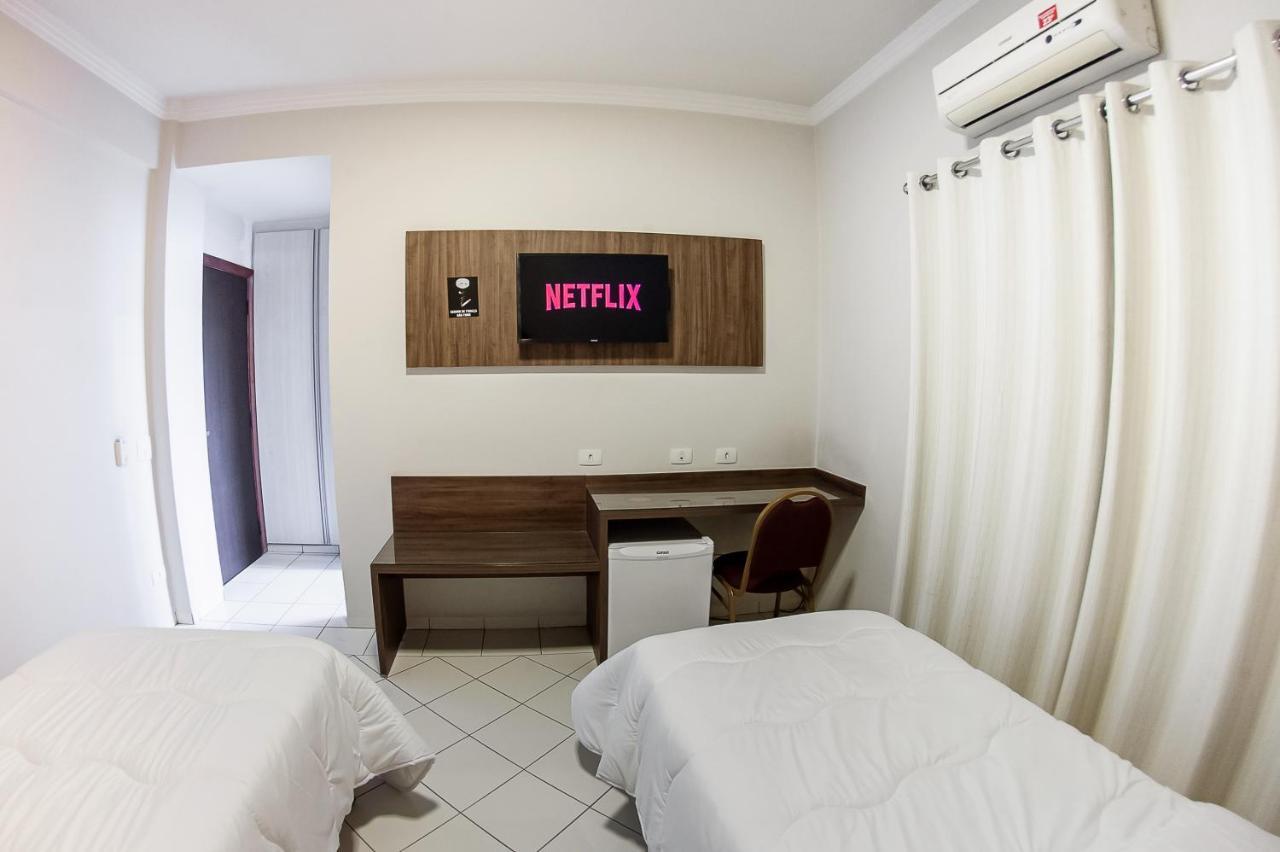 London Hotel Londrina Kamer foto