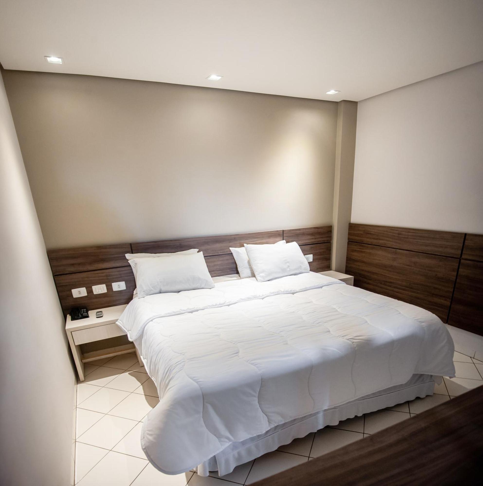 London Hotel Londrina Kamer foto